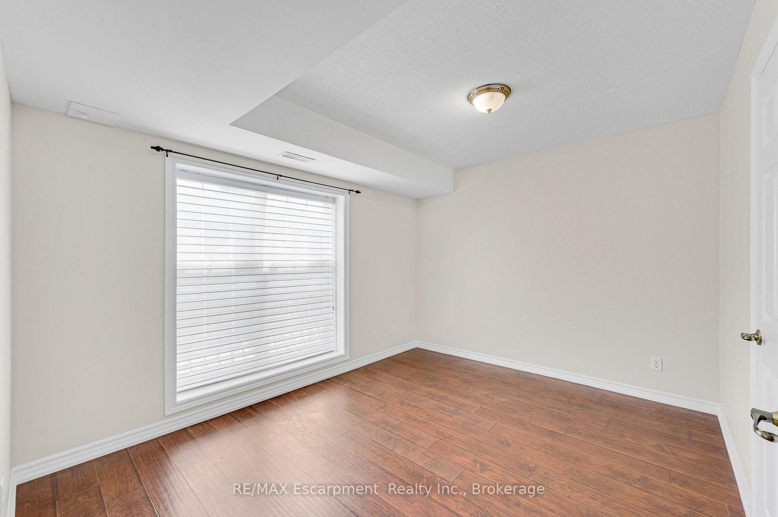 2075 Appleby Line • #102 • Burlington, ON photo 18