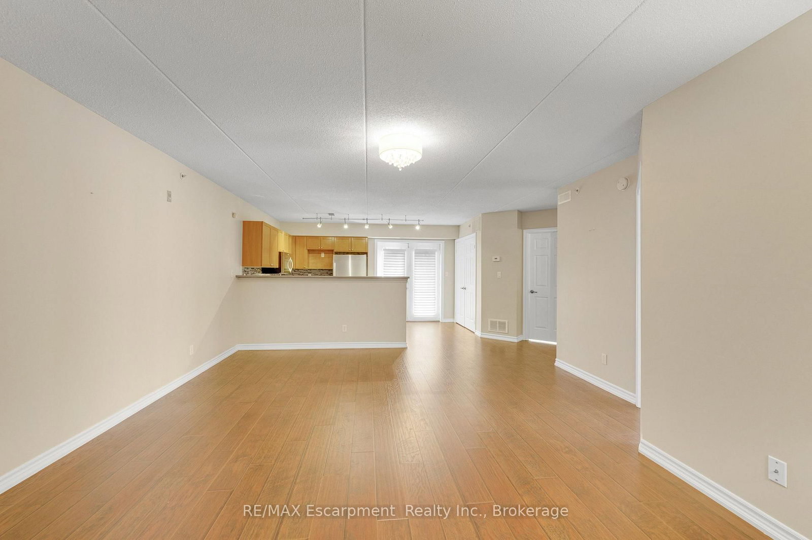 2075 Appleby Line • #102 • Burlington, ON photo 6