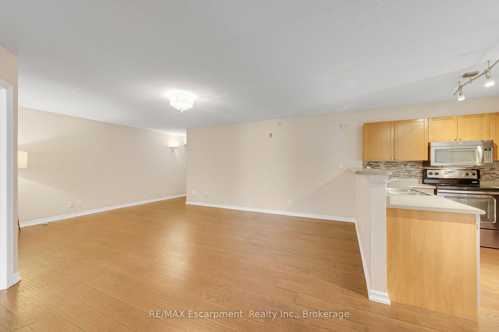 2075 Appleby Line • #102 • Burlington, ON photo 8
