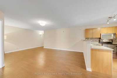 2075 Appleby Line • #102 • Burlington, ON photo 8