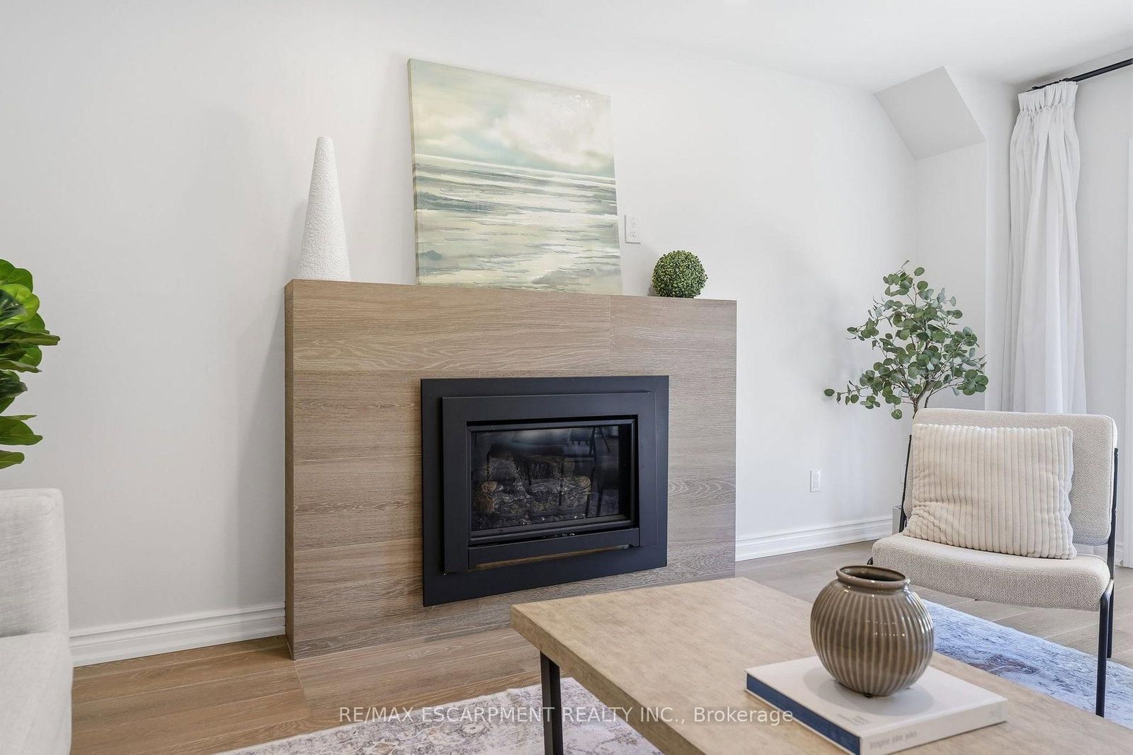 551 Deerhurst Drive • Burlington, ON photo 10