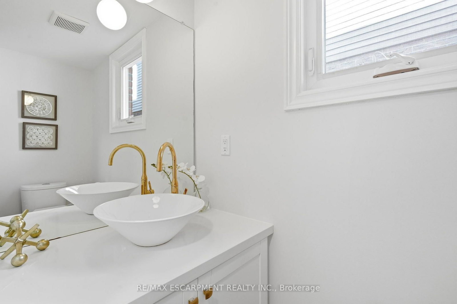551 Deerhurst Drive • Burlington, ON photo 18