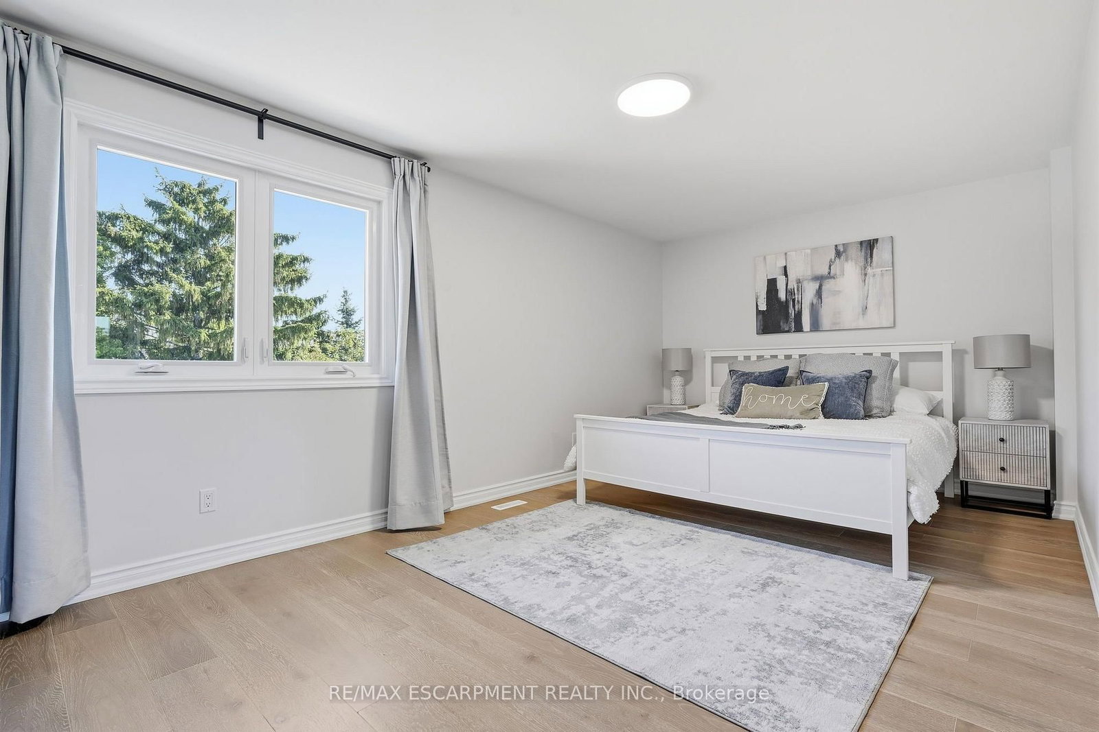 551 Deerhurst Drive • Burlington, ON photo 20