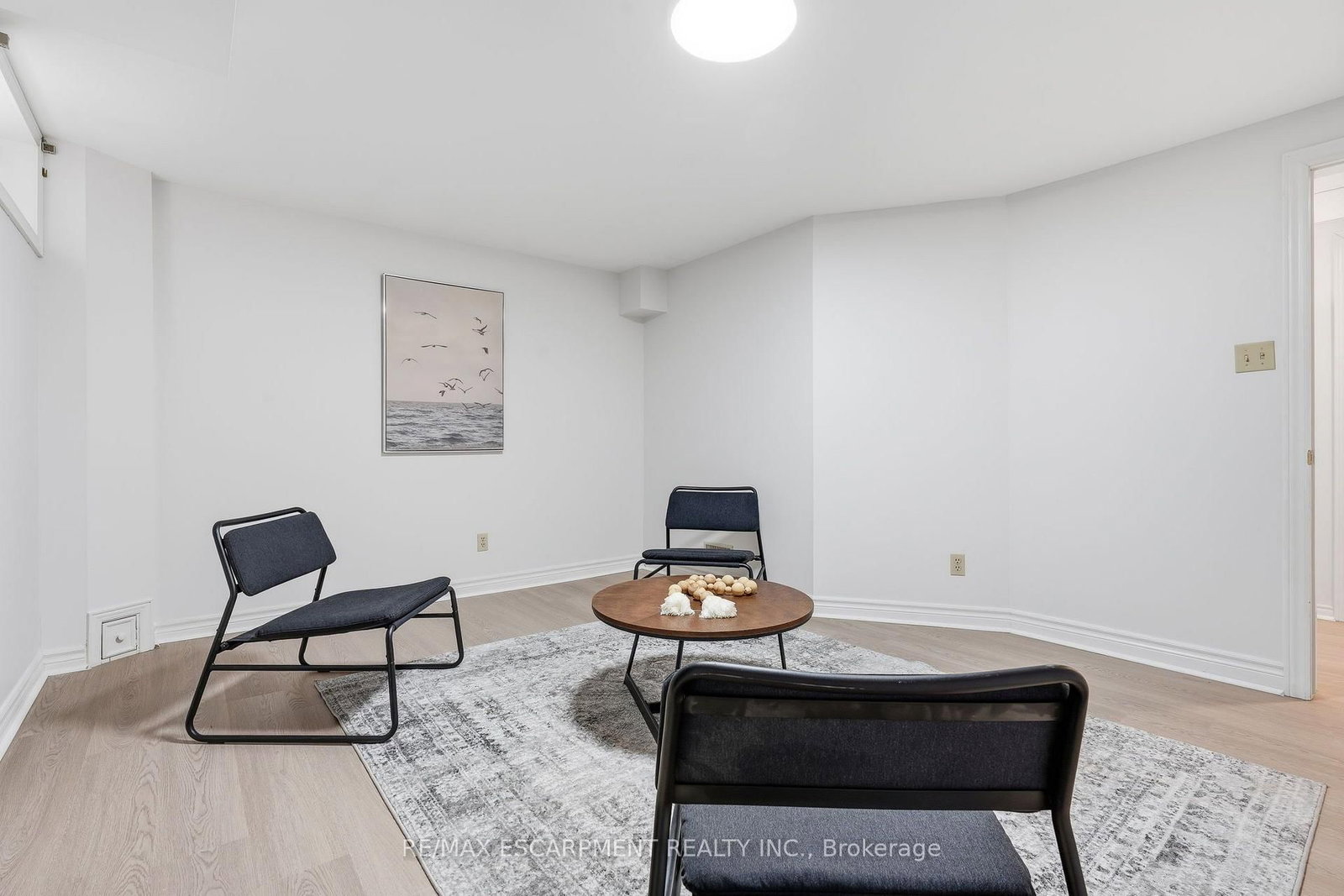 551 Deerhurst Drive • Burlington, ON photo 32