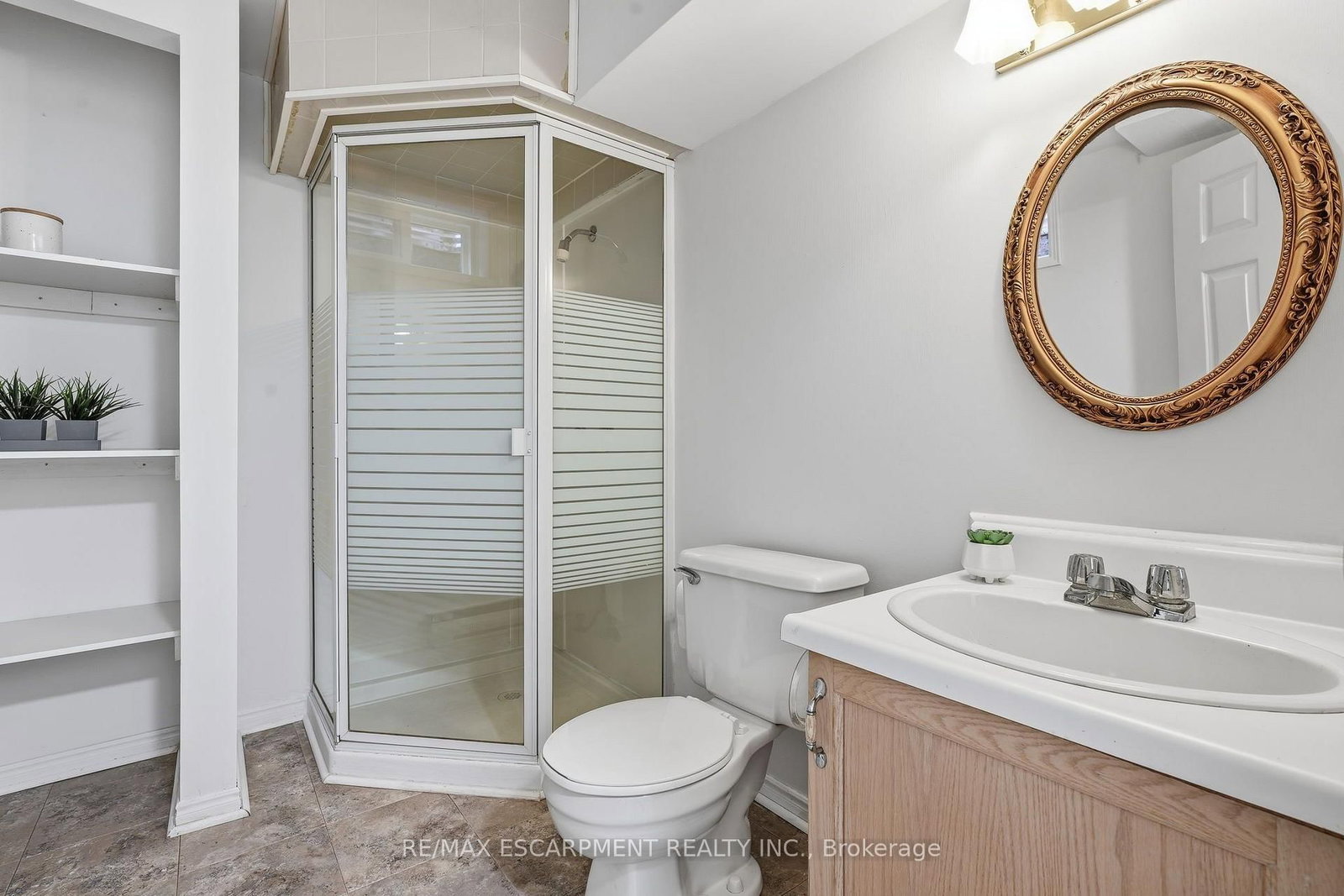 551 Deerhurst Drive • Burlington, ON photo 35