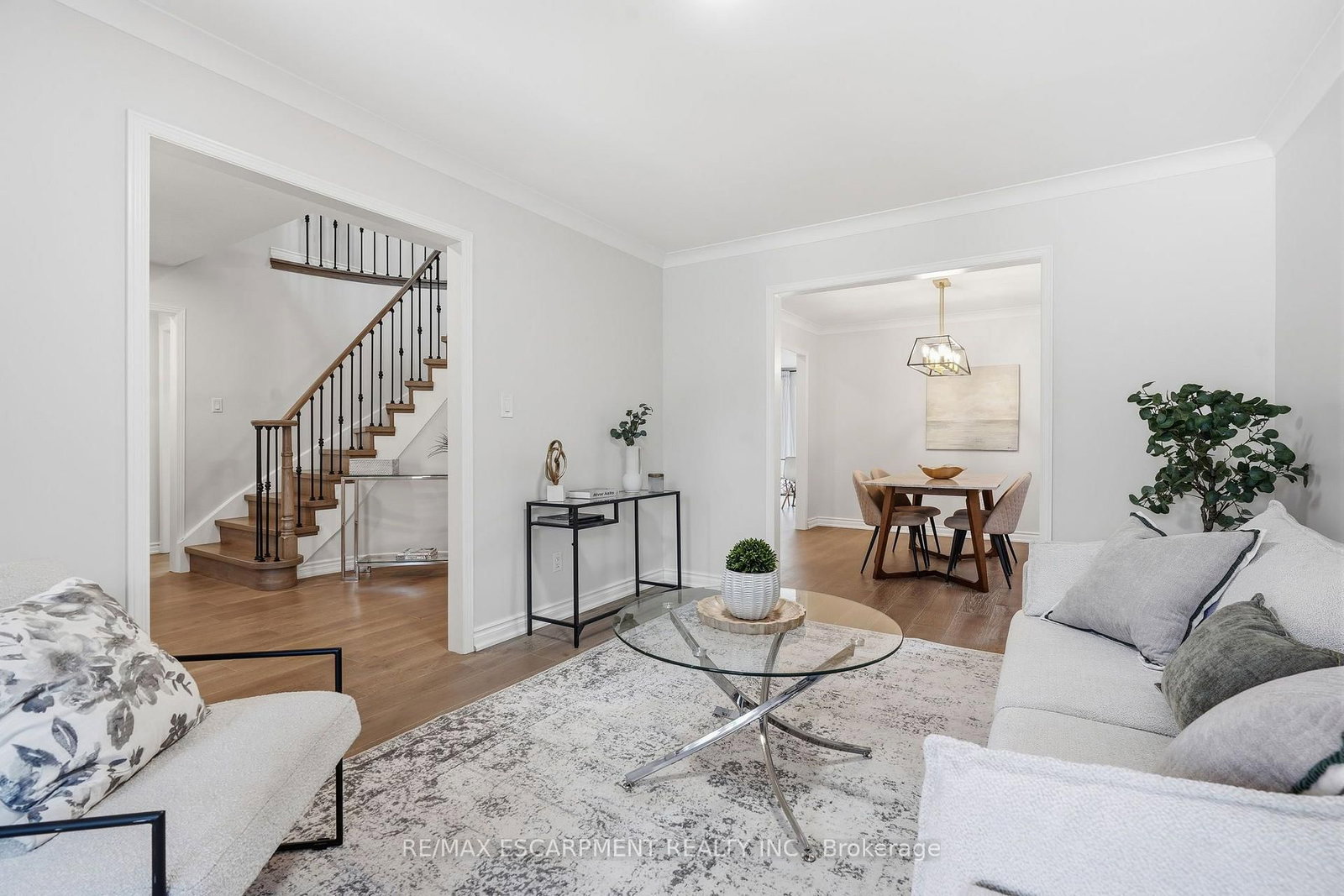 551 Deerhurst Drive • Burlington, ON photo 6