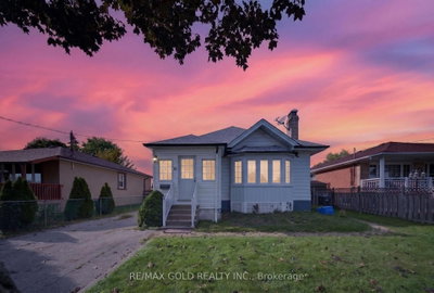 15 Beverley Mississauga,ON L4T 1E9 — Photo 1