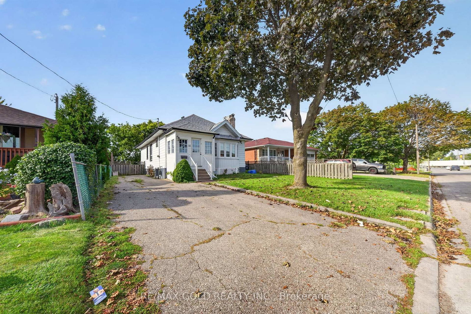 15 Beverley Street • Mississauga, ON photo 2