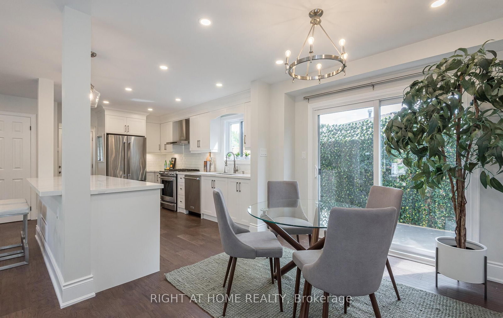 8 Culham Street • Oakville, ON photo 19