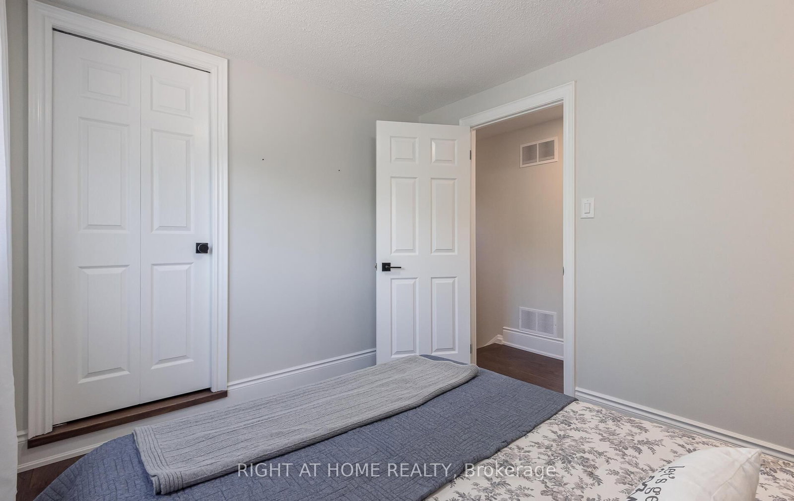 8 Culham Street • Oakville, ON photo 33
