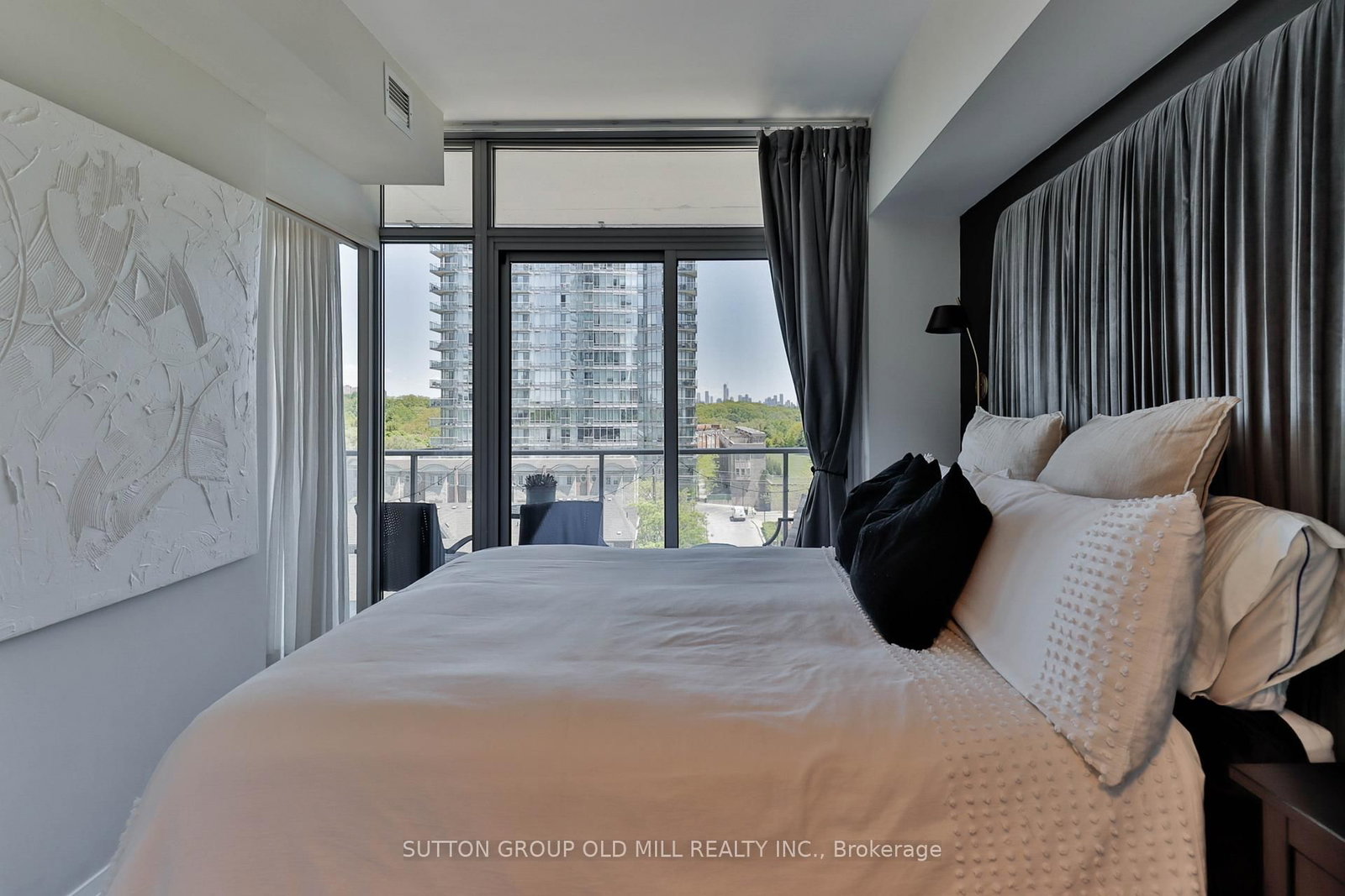 103 The Queensway • #602 • Toronto, ON photo 15