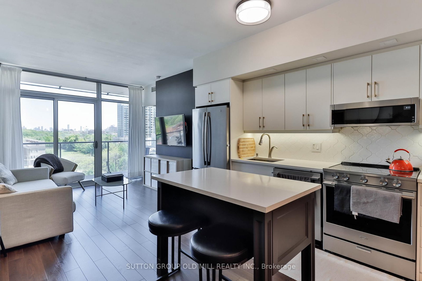 103 The Queensway • #602 • Toronto, ON photo 8