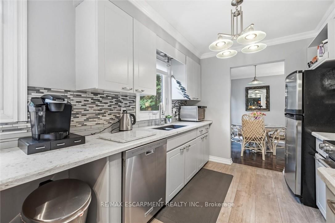 132 Hampton Heath Road • Burlington, ON photo 13