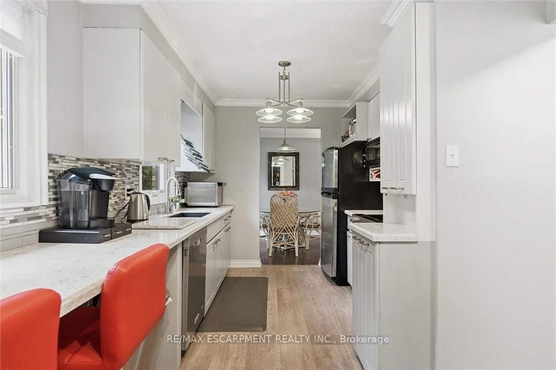 132 Hampton Heath Road • Burlington, ON photo 17