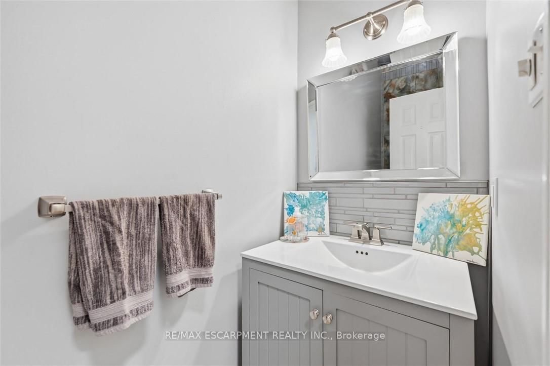 132 Hampton Heath Road • Burlington, ON photo 22