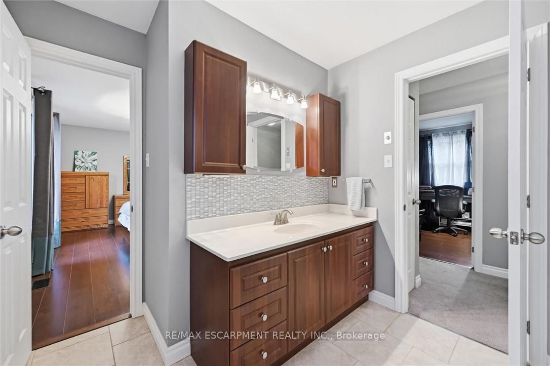 132 Hampton Heath Road • Burlington, ON photo 29