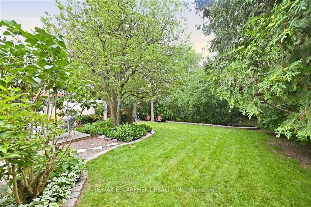 132 Hampton Heath Road • Burlington, ON photo 37