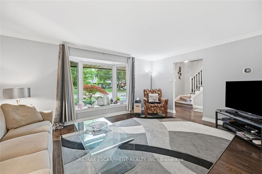 132 Hampton Heath Road • Burlington, ON photo 6