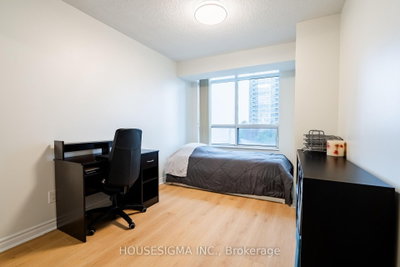 35 Kingsbridge Garden Mississauga,ON L5R 3Z5 — Photo 10