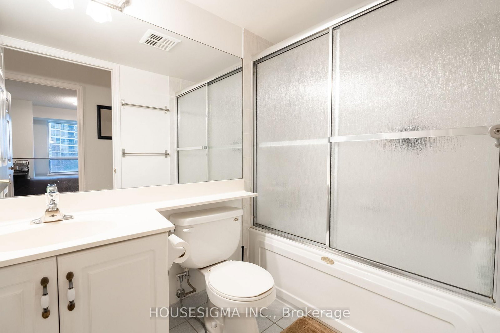 35 Kingsbridge Garden Circle • #513 • Mississauga, ON photo 12
