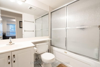 35 Kingsbridge Garden Mississauga,ON L5R 3Z5 — Photo 12