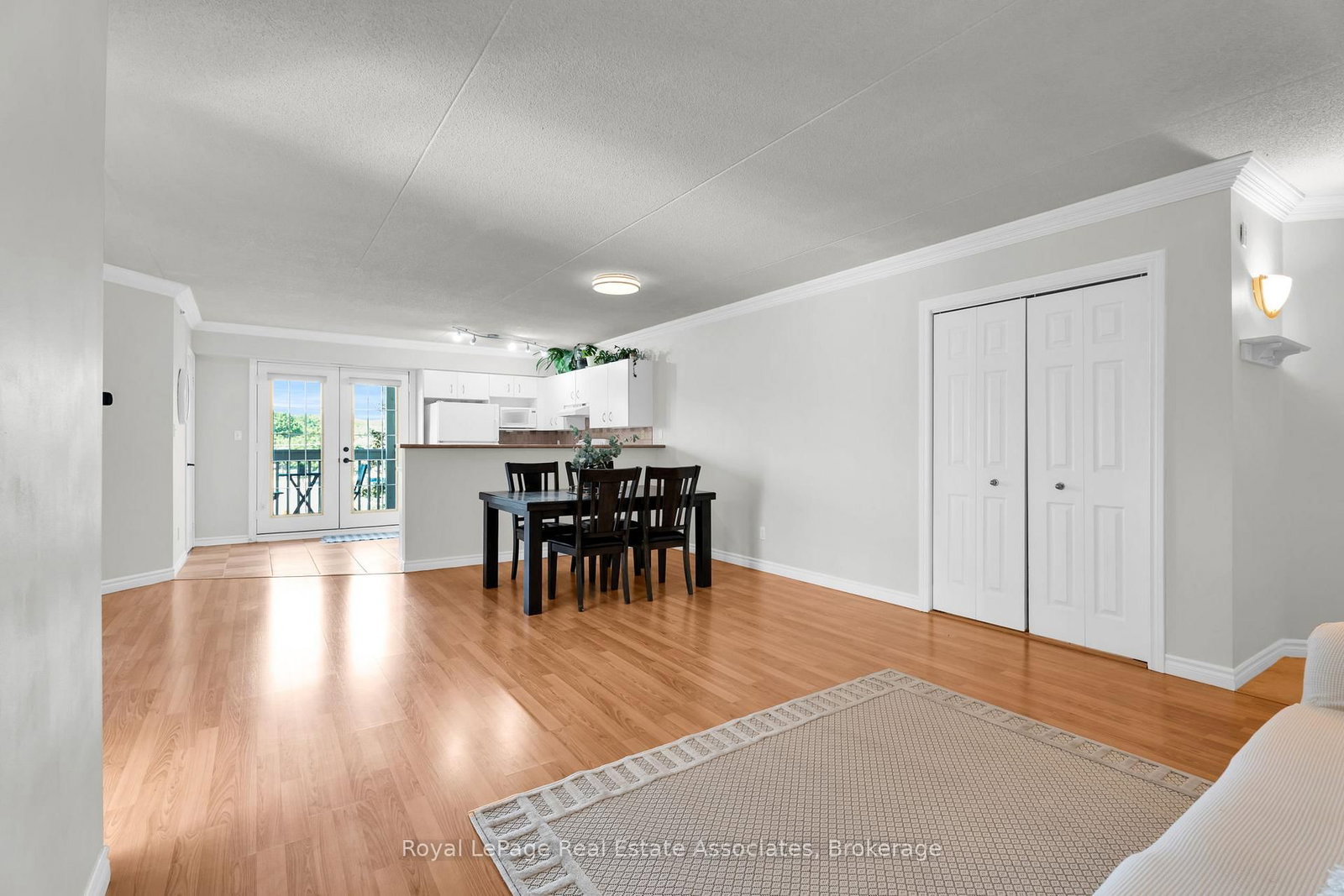4003 Kilmer Drive • #311 • Burlington, ON photo 10