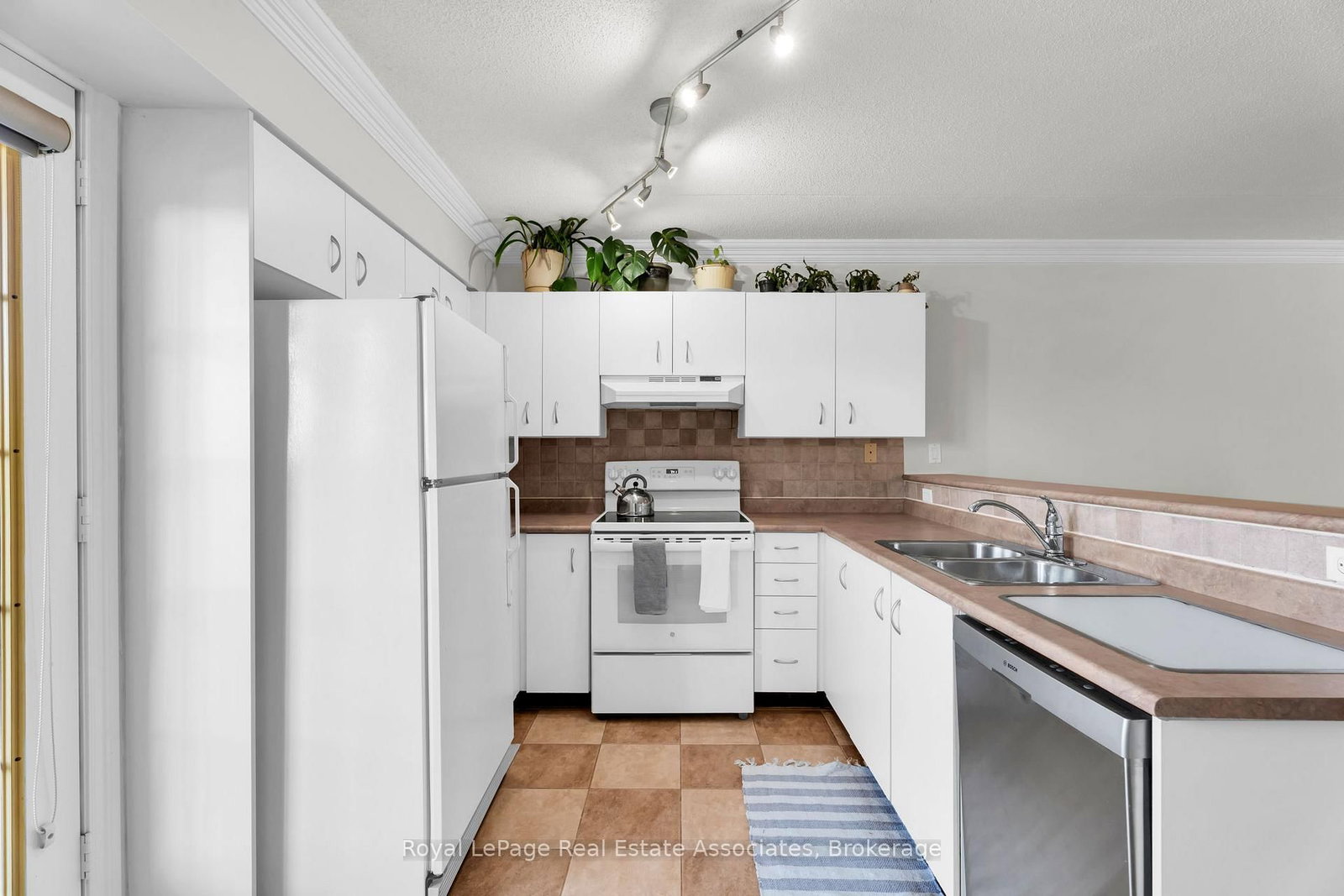 4003 Kilmer Drive • #311 • Burlington, ON photo 16