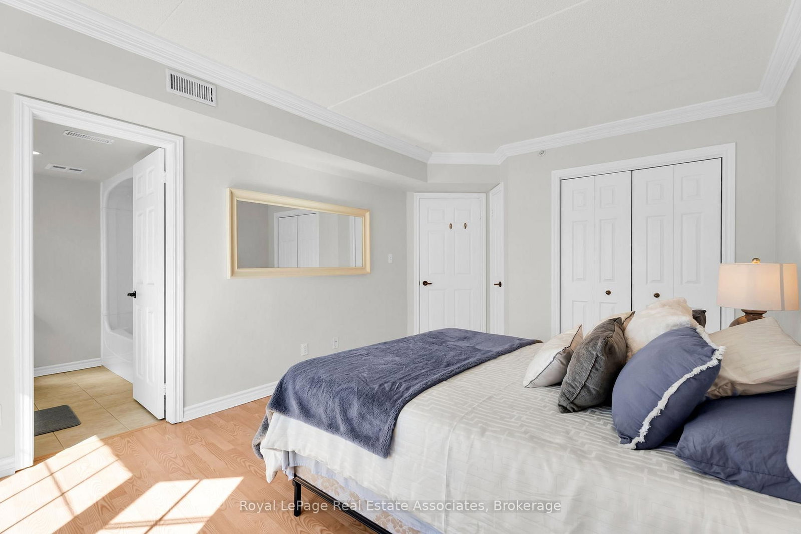 4003 Kilmer Drive • #311 • Burlington, ON photo 21