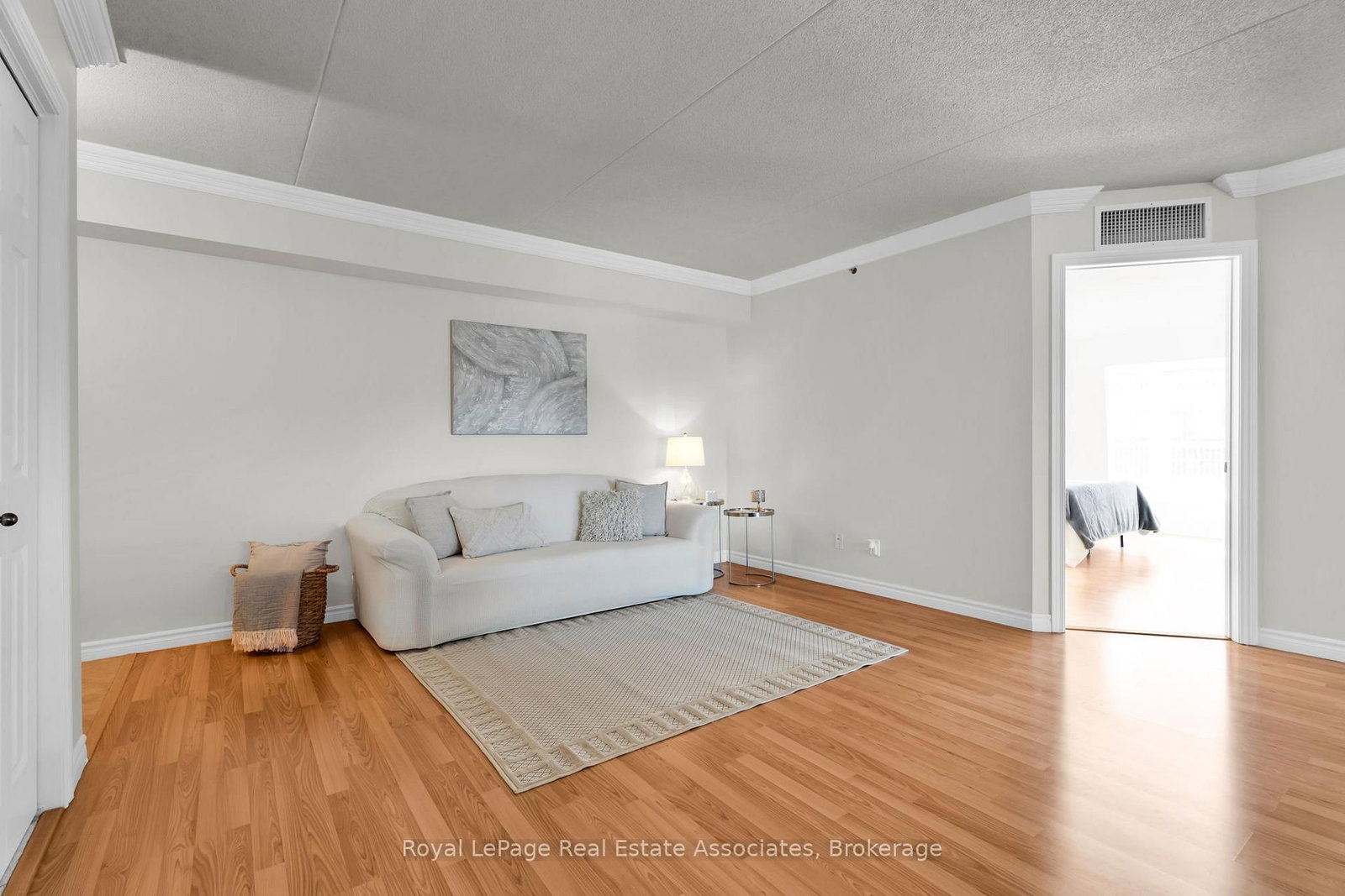 4003 Kilmer Drive • #311 • Burlington, ON photo 6