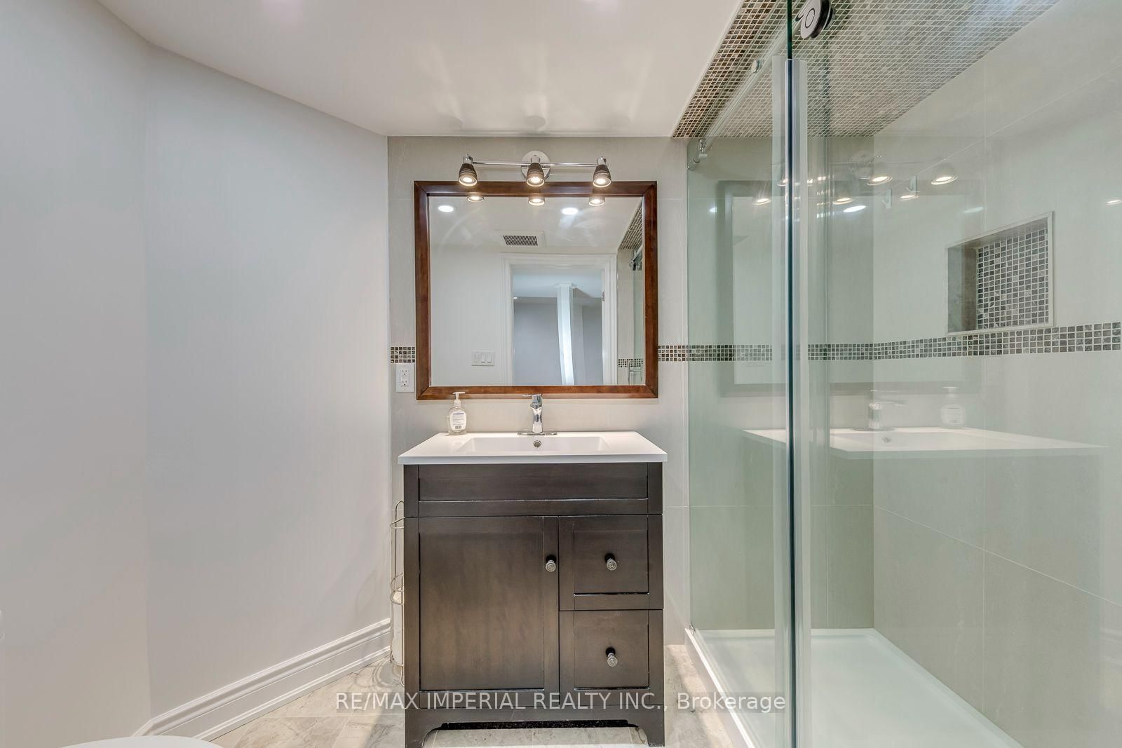 925 Cardington Street • Mississauga, ON photo 33