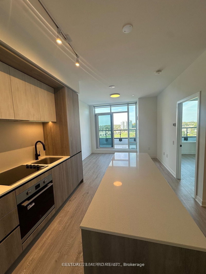 808 - 2495 Eglinton Avenue W
