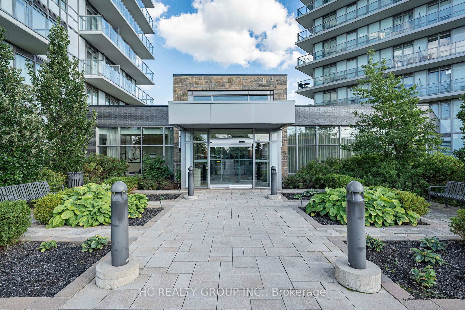 4633 Glen Erin Drive • #1008 • Mississauga, ON photo 3