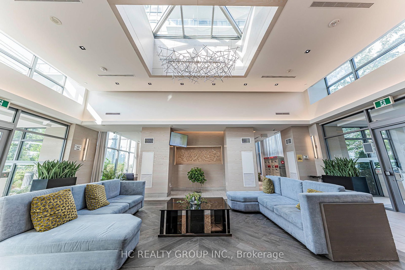 4633 Glen Erin Drive • #1008 • Mississauga, ON photo 4