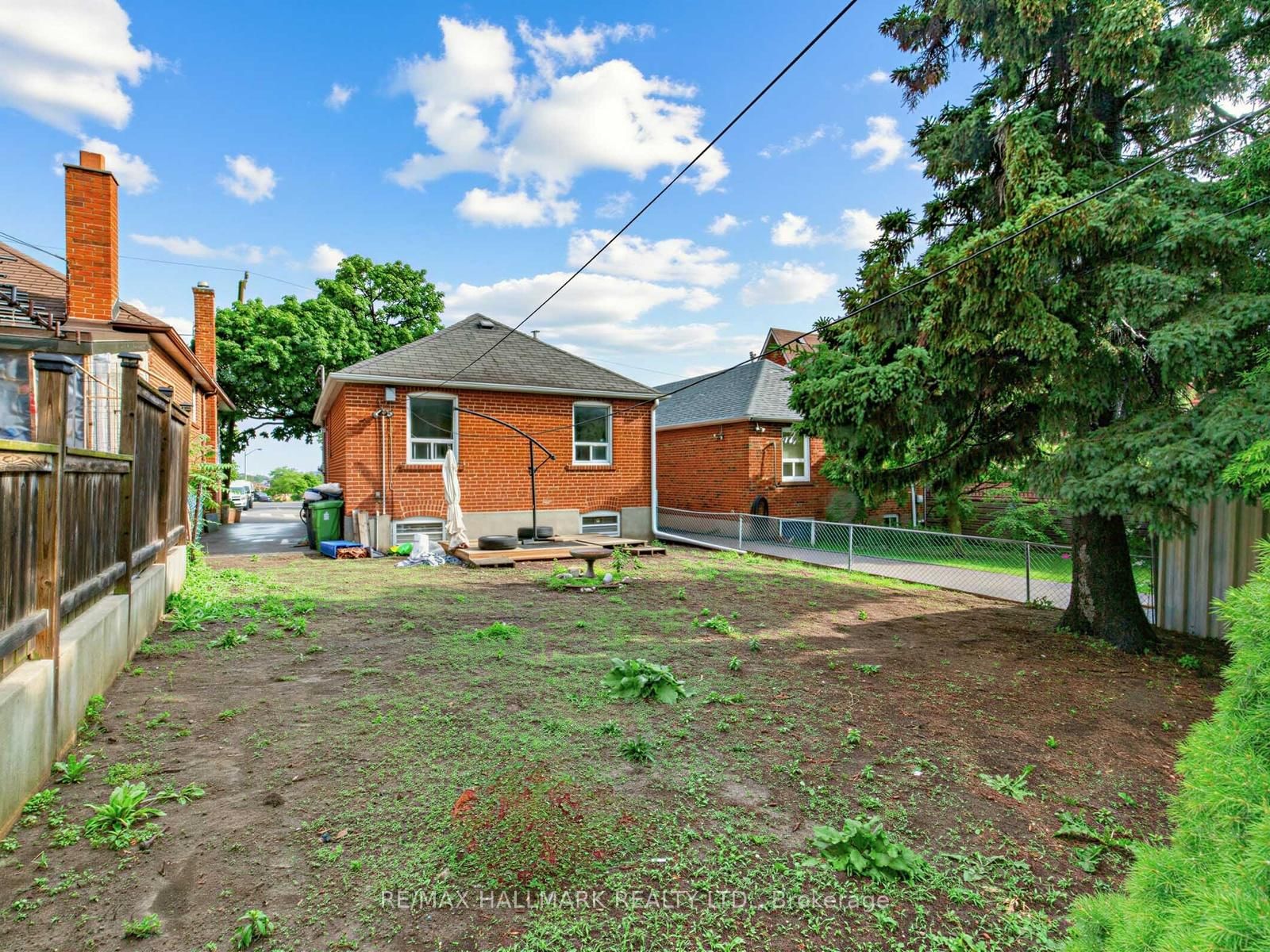 38 Ypres Road • Toronto, ON photo 28