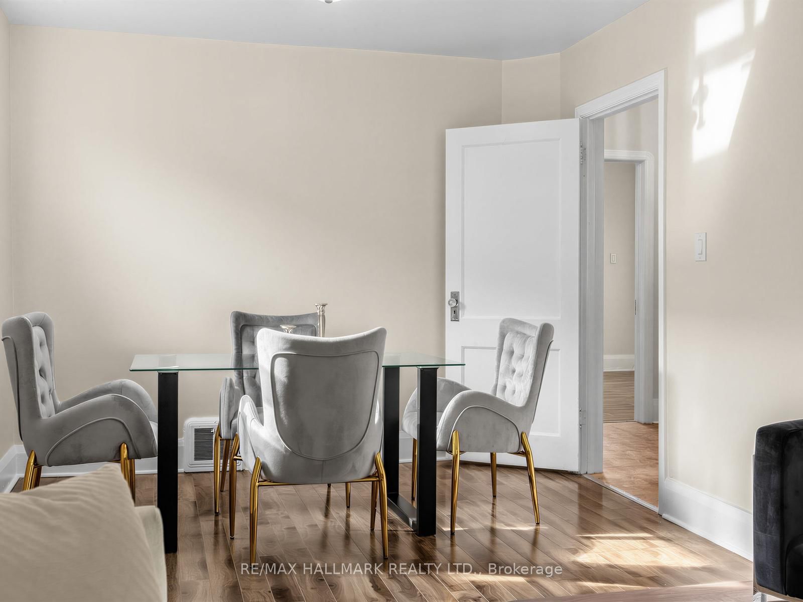 38 Ypres Road • Toronto, ON photo 7