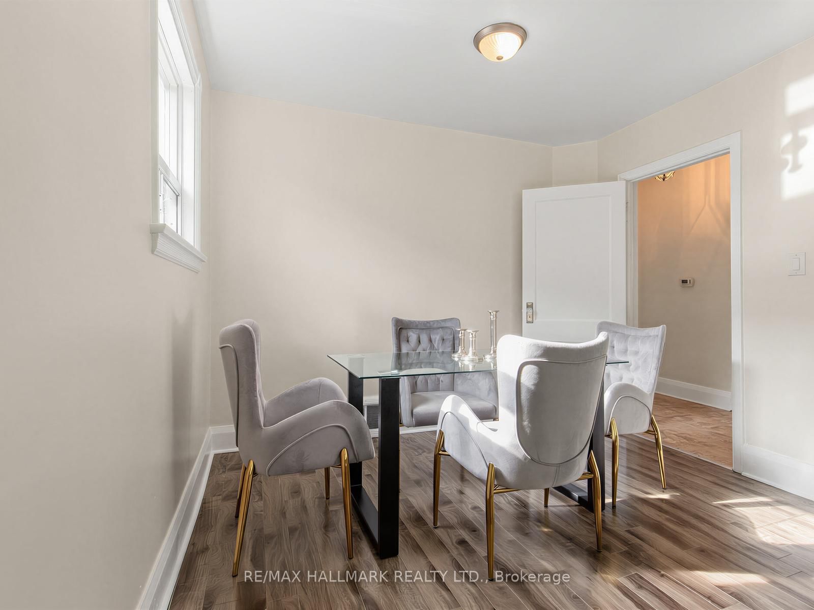 38 Ypres Road • Toronto, ON photo 8