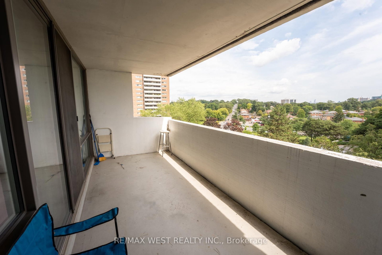 260 Scarlett Road • #709 • Toronto, ON photo 12