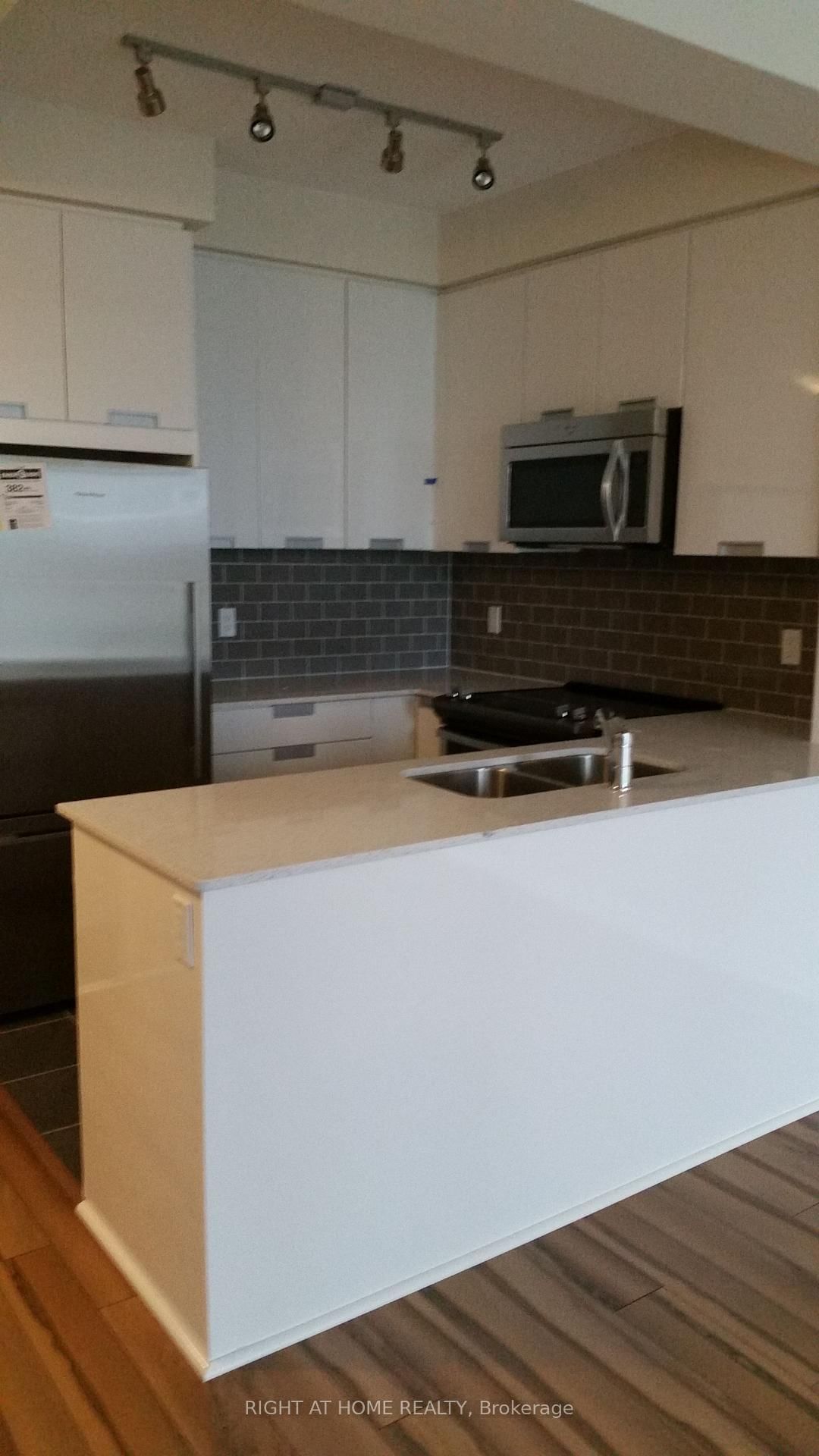 1101-55 Eglinton Ave, Mississauga, view 20