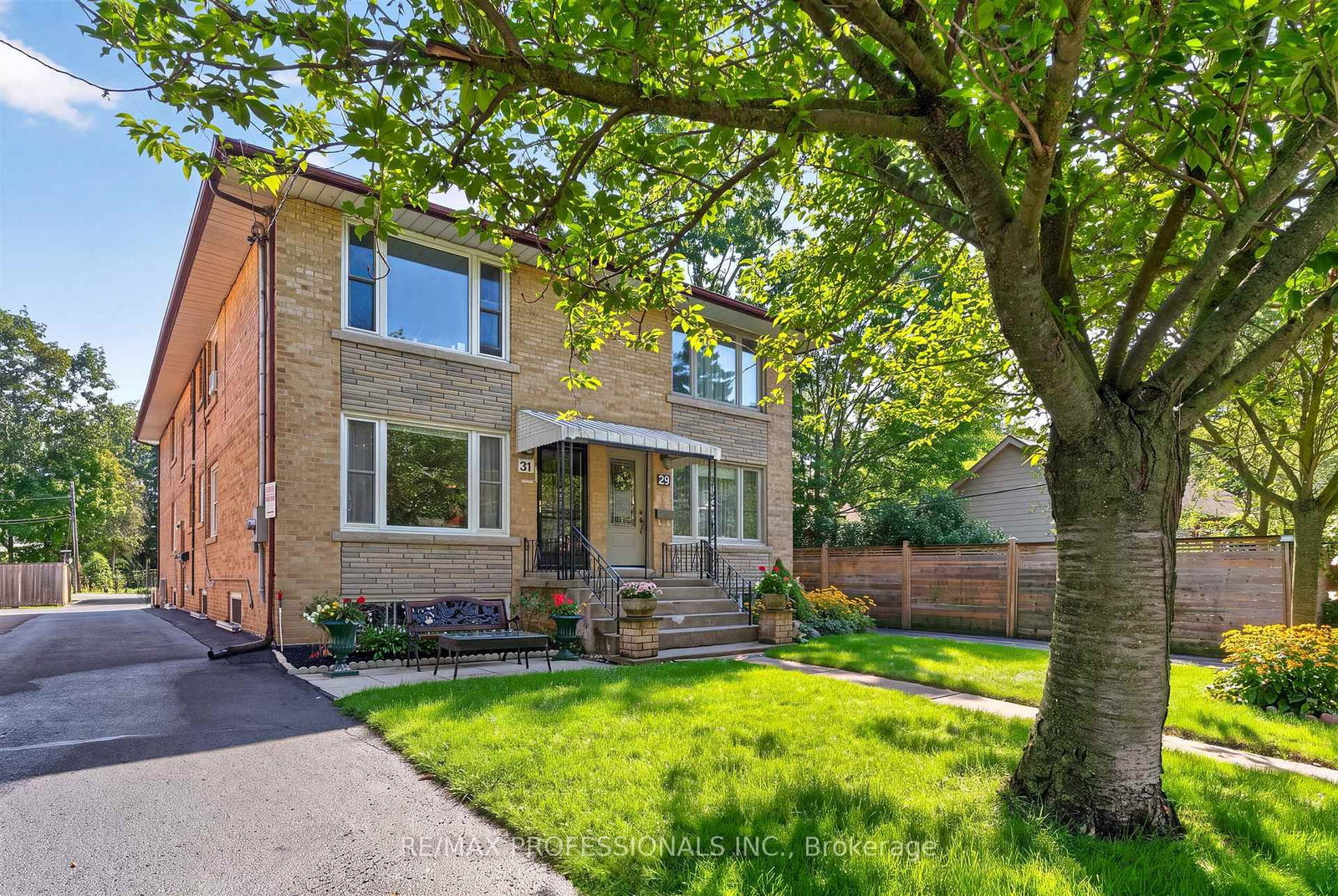 31 Long Branch Avenue • Toronto, ON photo 1
