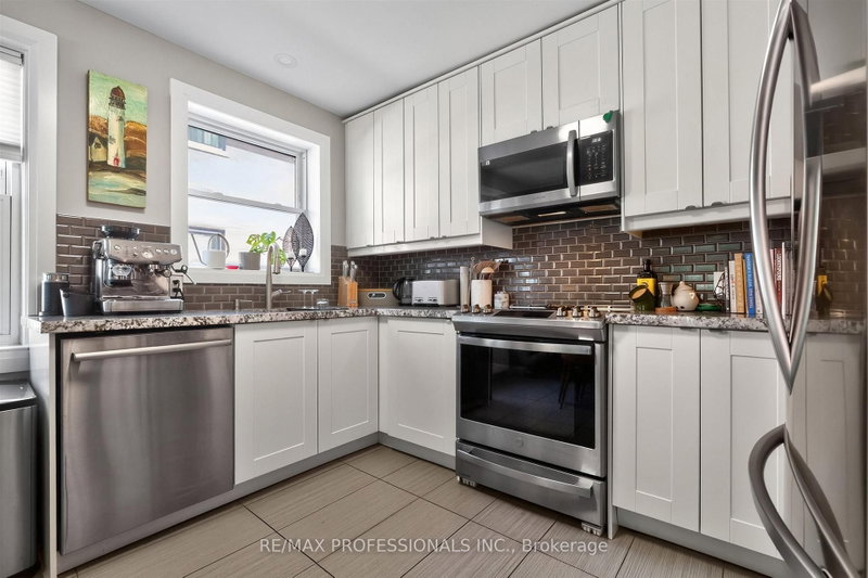 31 Long Branch Toronto,ON M8W 3H8 — Photo 14