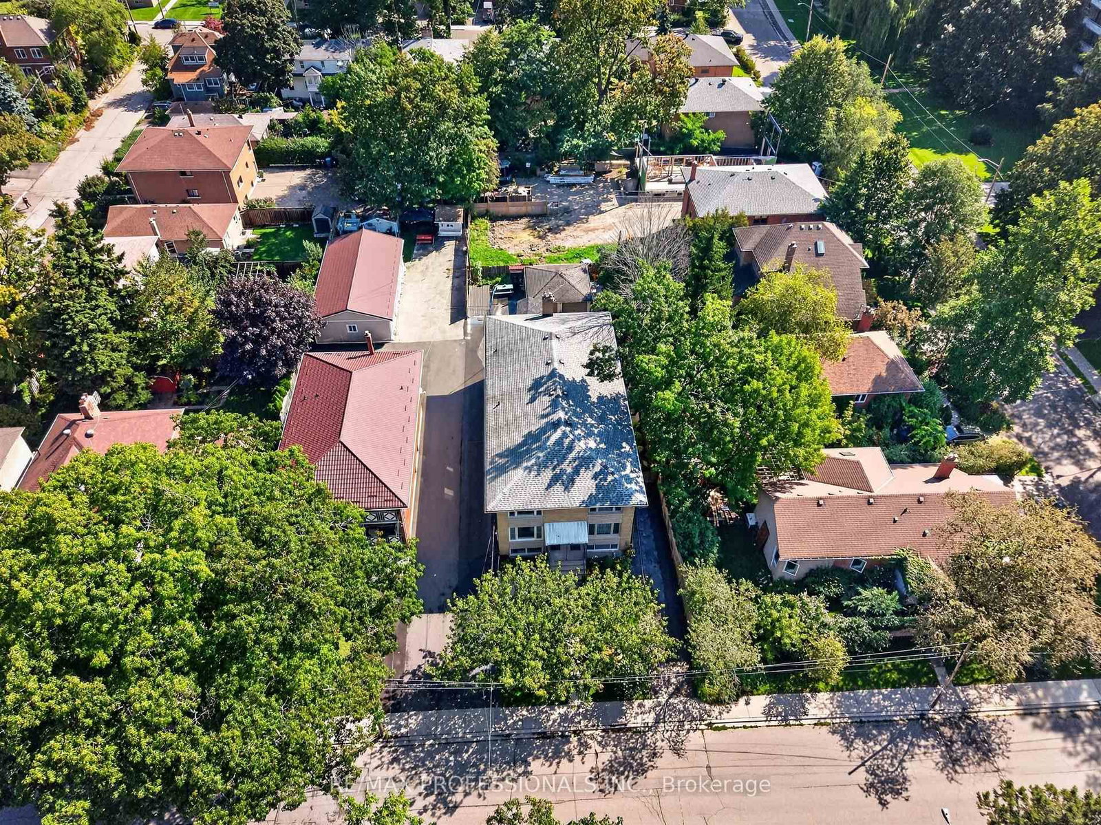 31 Long Branch Avenue • Toronto, ON photo 3