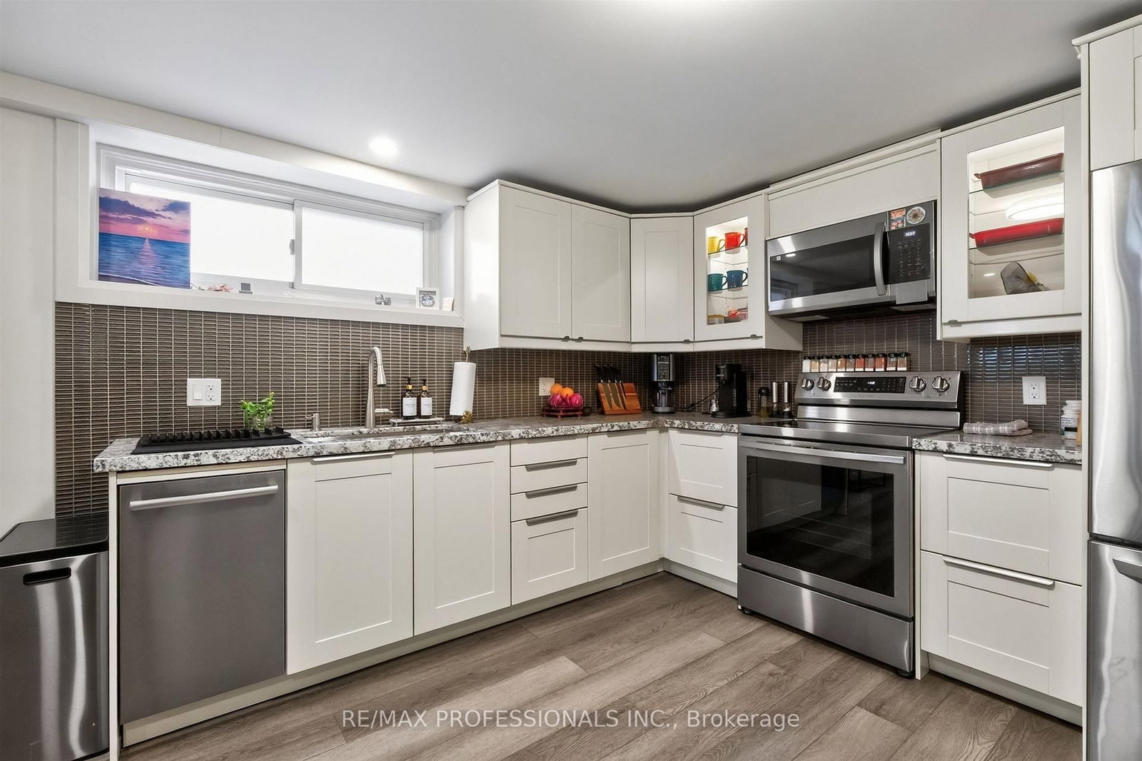31 Long Branch Avenue • Toronto, ON photo 32