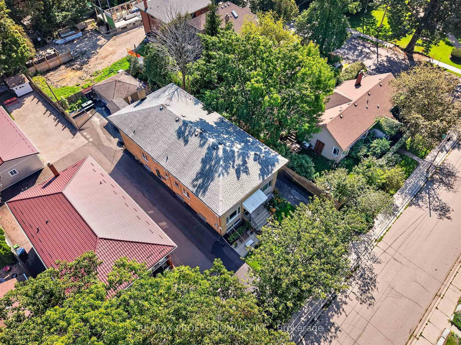 31 Long Branch Avenue • Toronto, ON photo 4