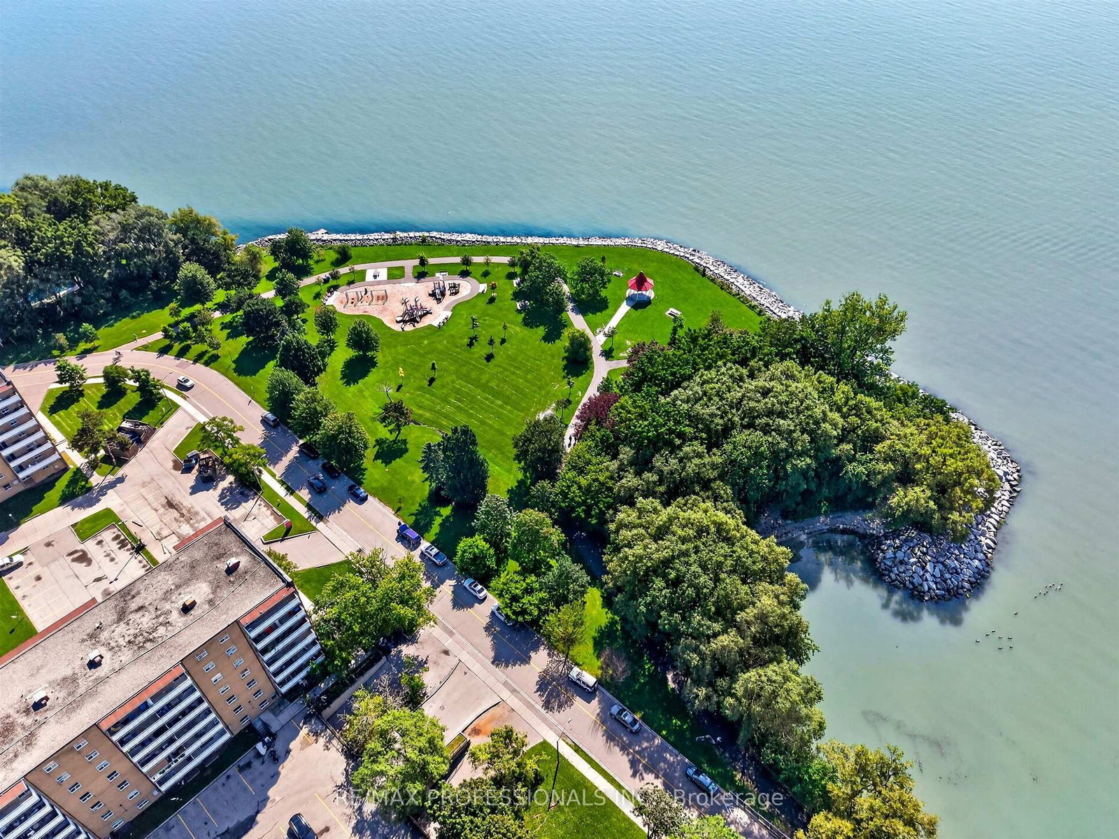 31 Long Branch Avenue • Toronto, ON photo 45