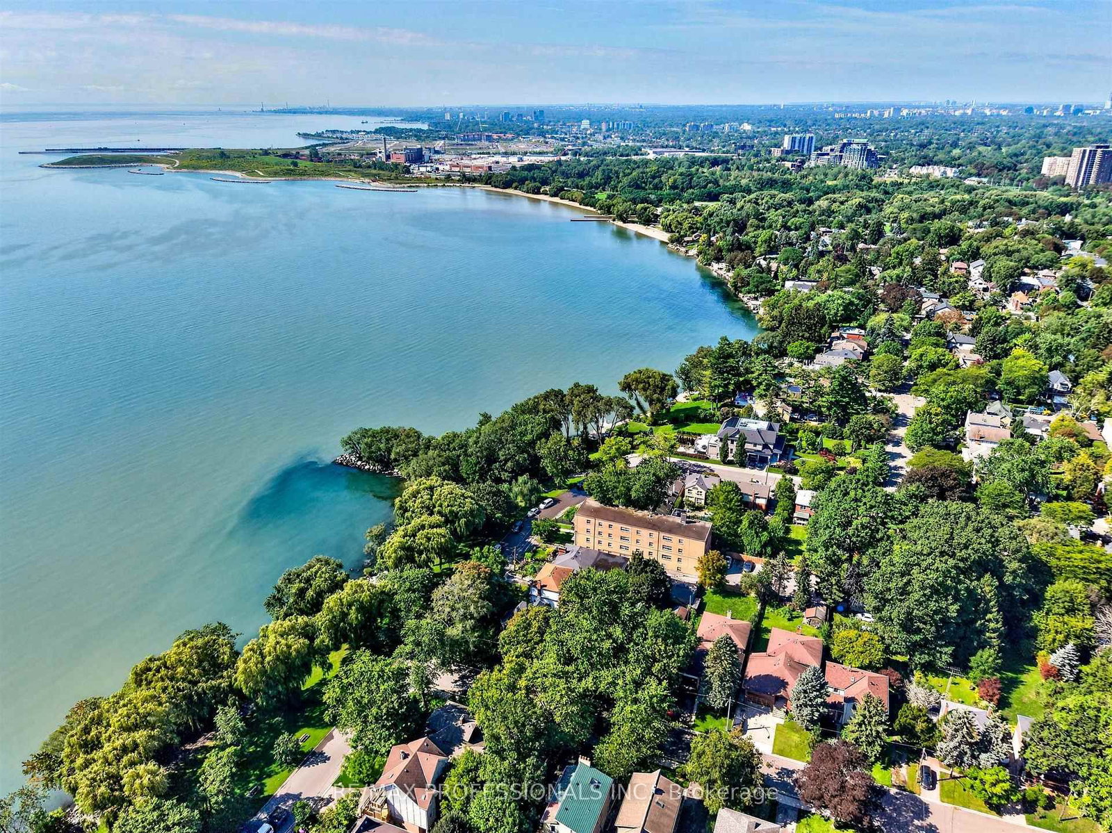 31 Long Branch Avenue • Toronto, ON photo 49