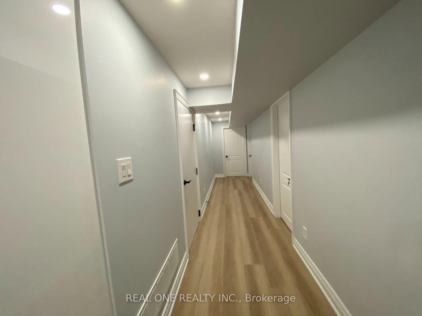 ROOM L1-1186 Shadeland Dr, Mississauga, view 3