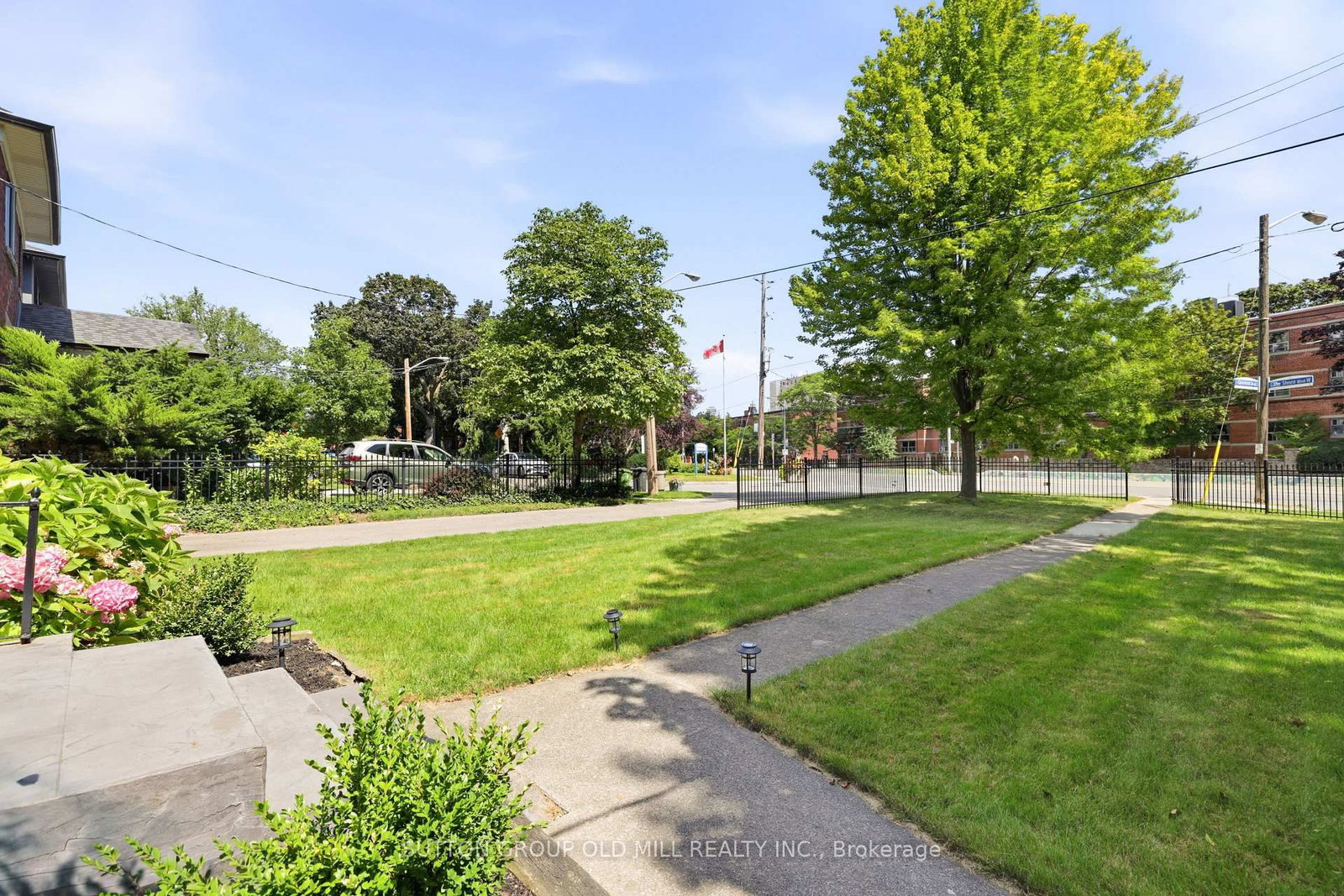 10 Queens Avenue • Toronto, ON photo 42