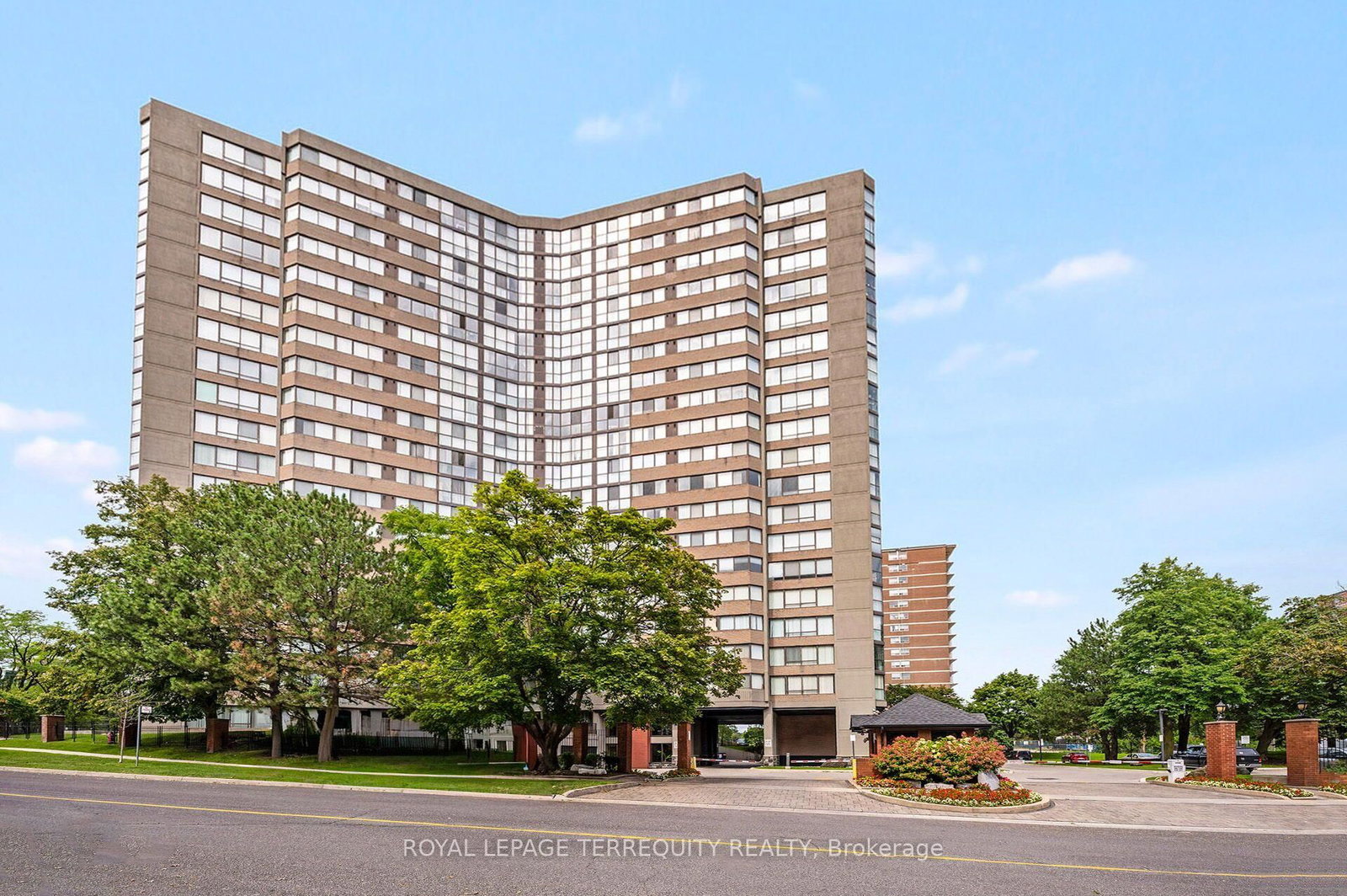 40 Richview Road • #2002 • Toronto, ON photo 1