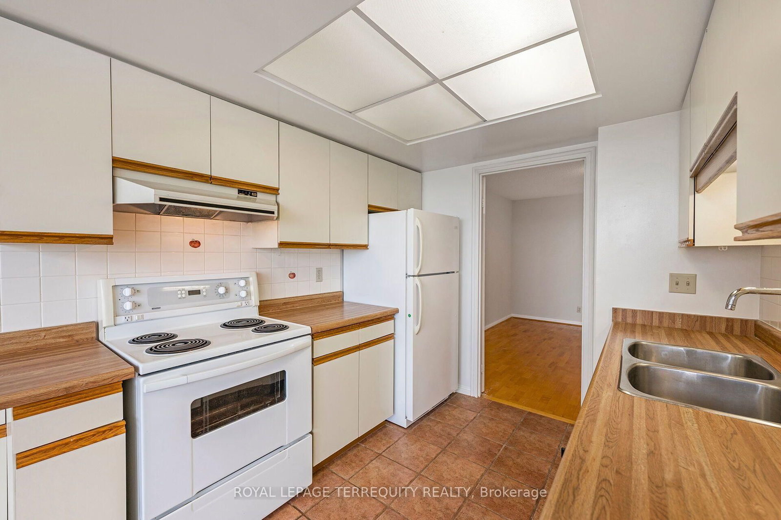 40 Richview Road • #2002 • Toronto, ON photo 14