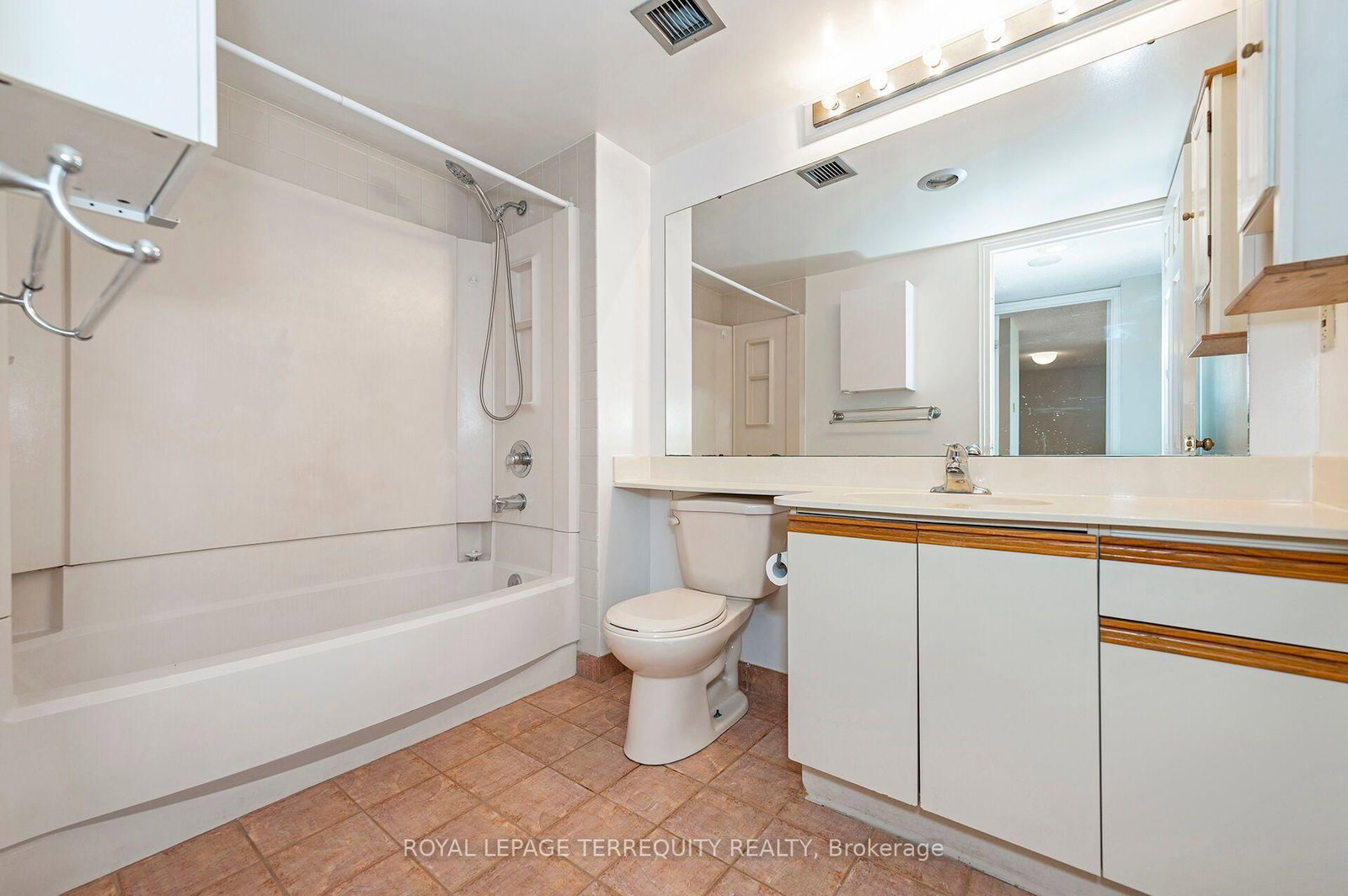 40 Richview Road • #2002 • Toronto, ON photo 22
